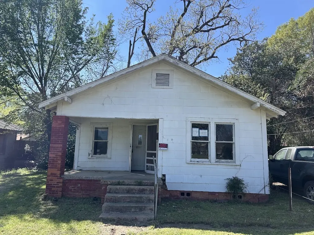1111 Austin St