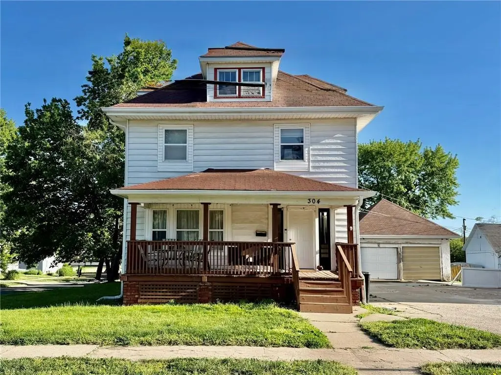 304 W 7th St
