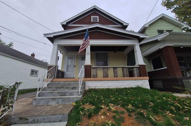 109 Daniels St