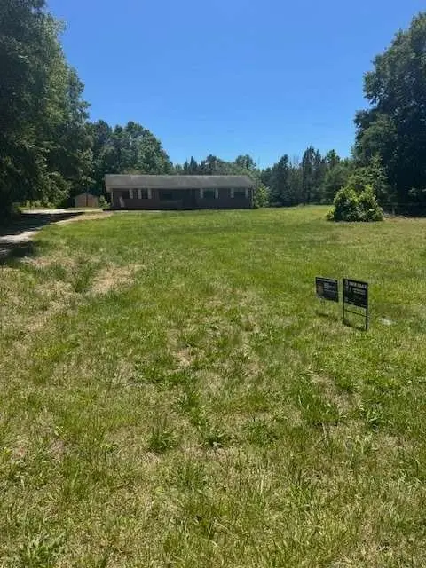 8176 Ridge Rd