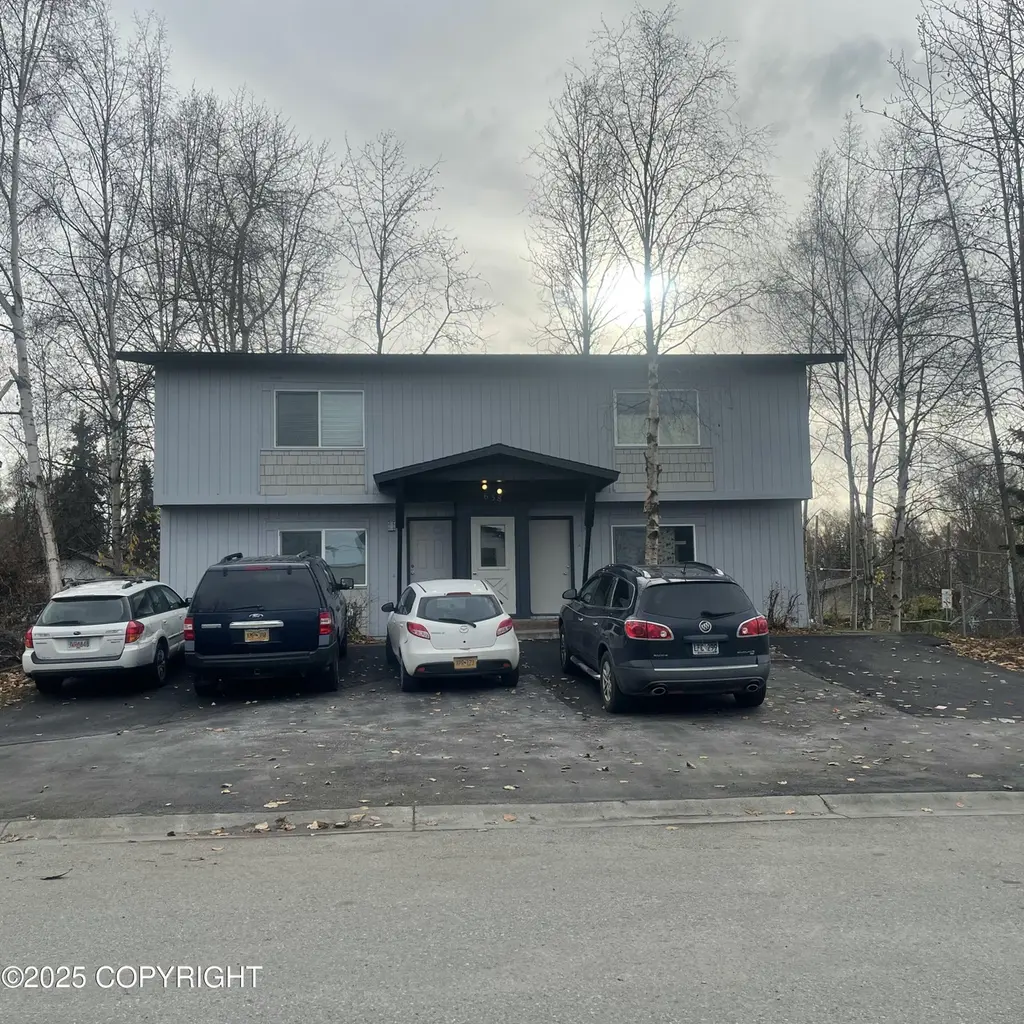 638 W 74th Ave