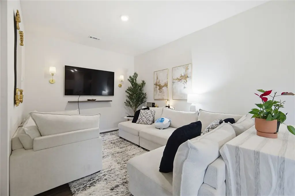 304 NW 67th Ave