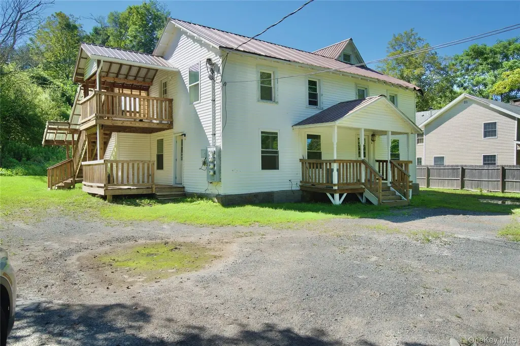 120 Main St