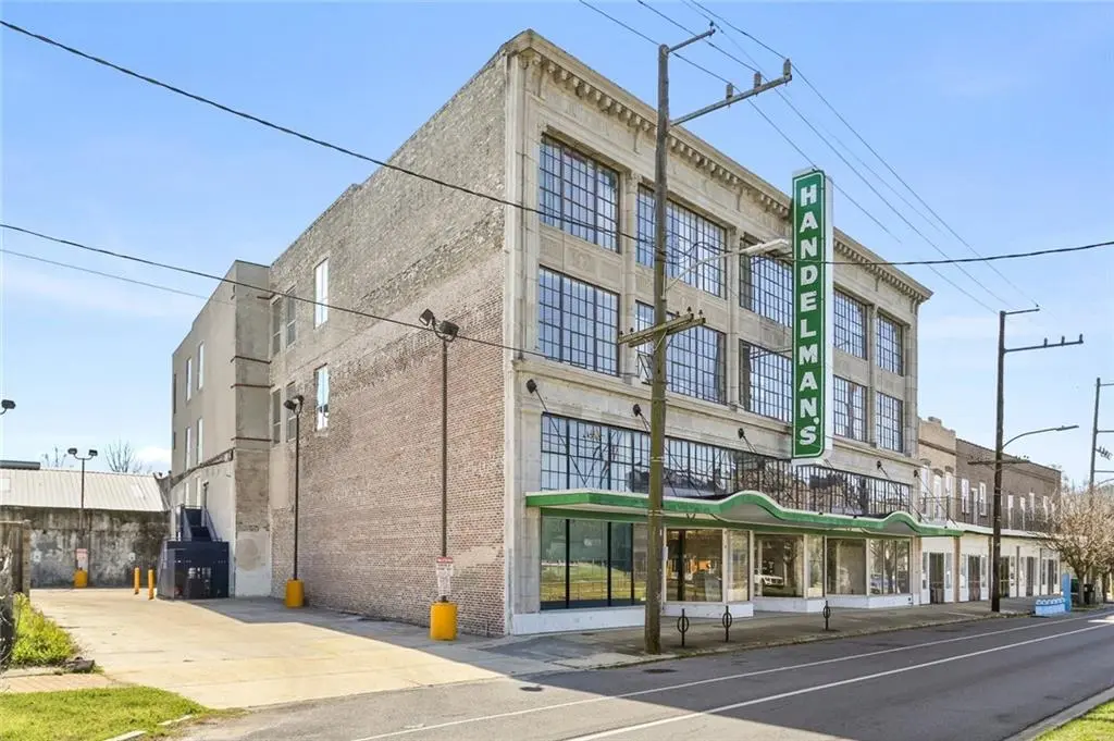 1824 Oretha Castle Haley Blvd #404