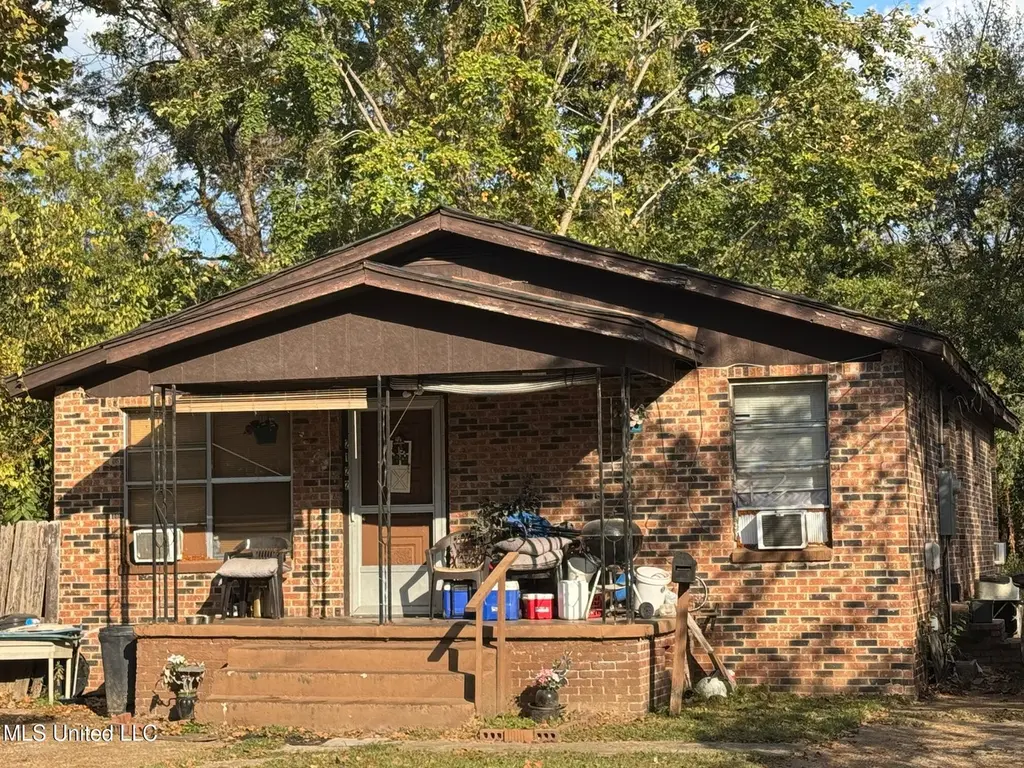 2122 Mobile Ave