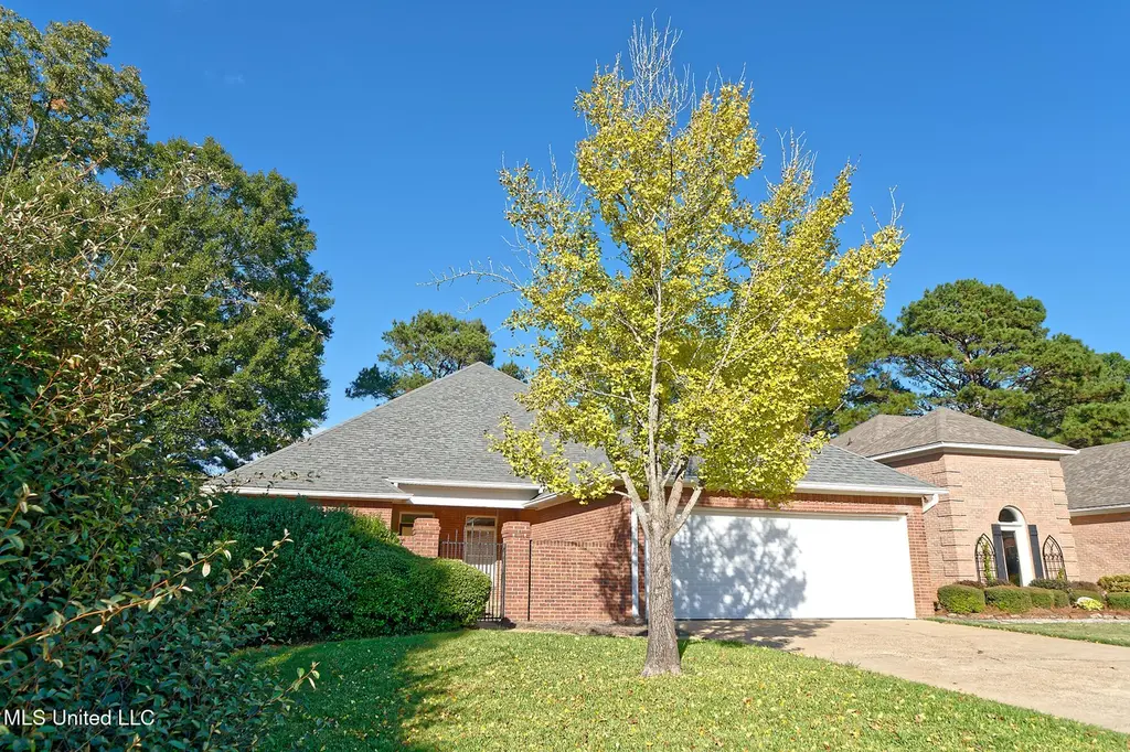 902 Oak Trl