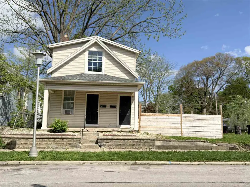 413 + 413 1/2 S 6th St