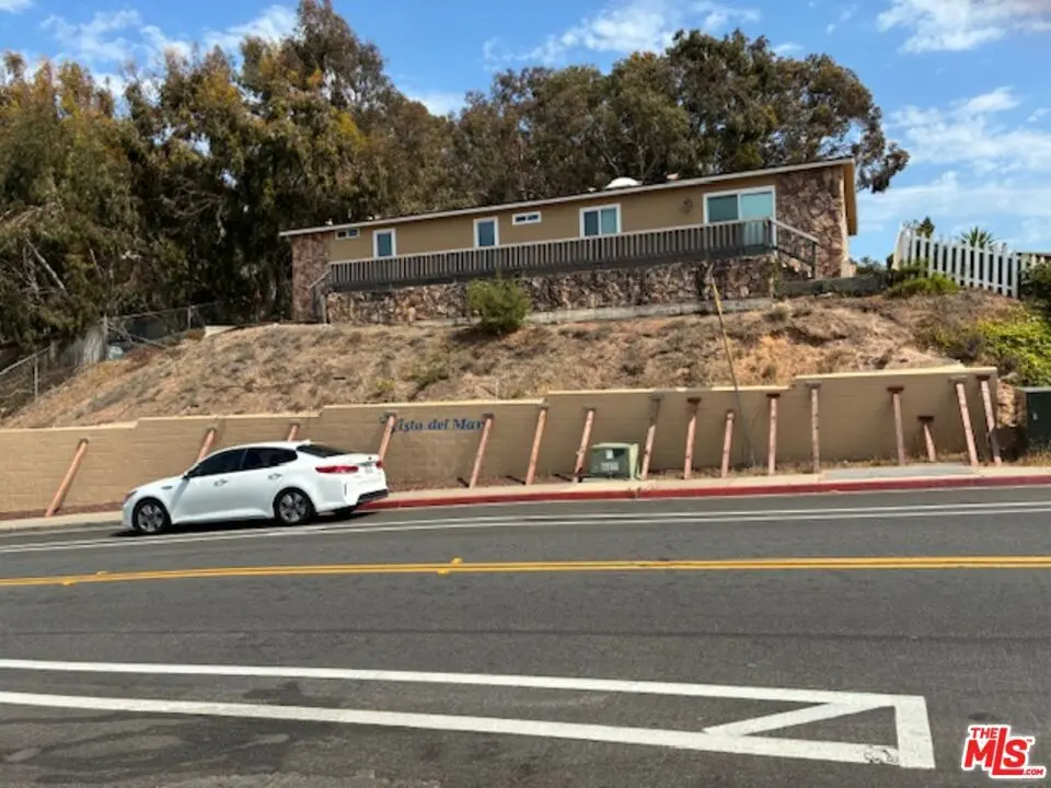 607 Via Del Mar