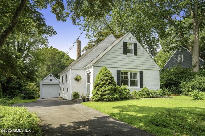 33 Halsey Dr