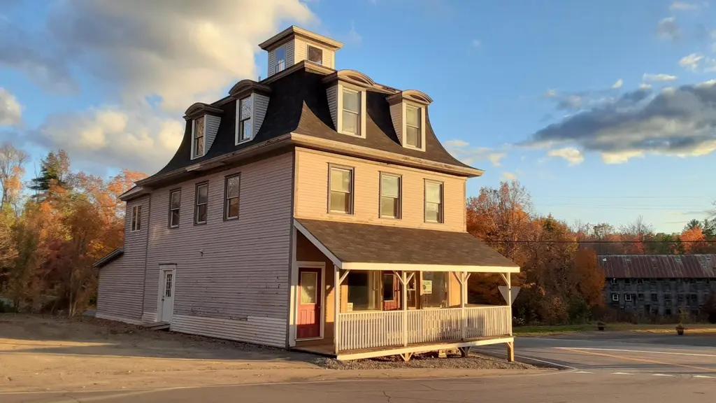 3 Center Hill Rd