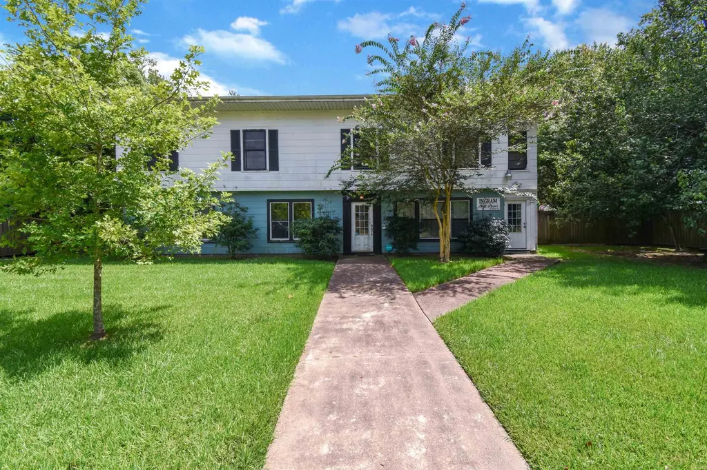 1307 W Cypress Ave