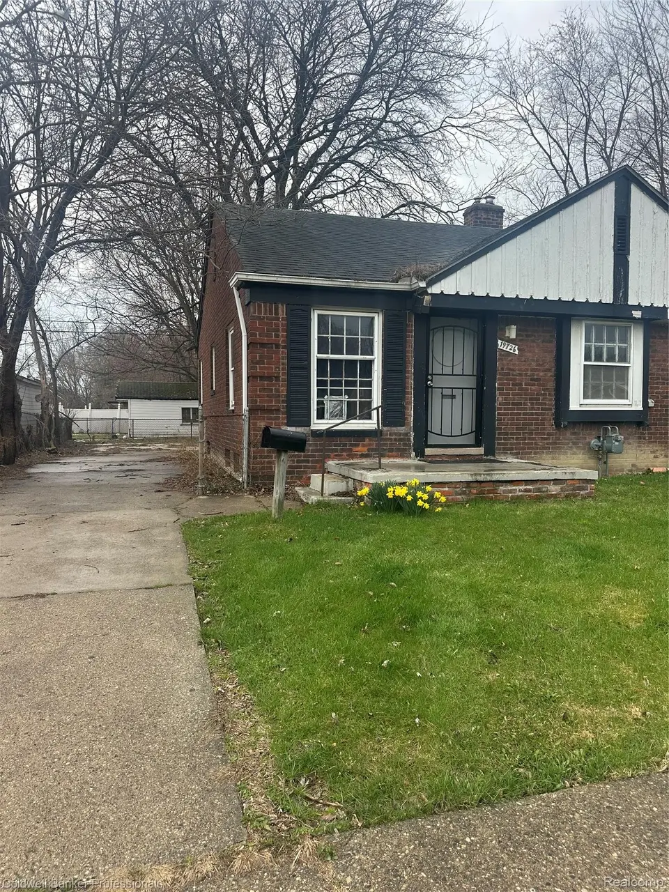 19726 MOROSS Rd
