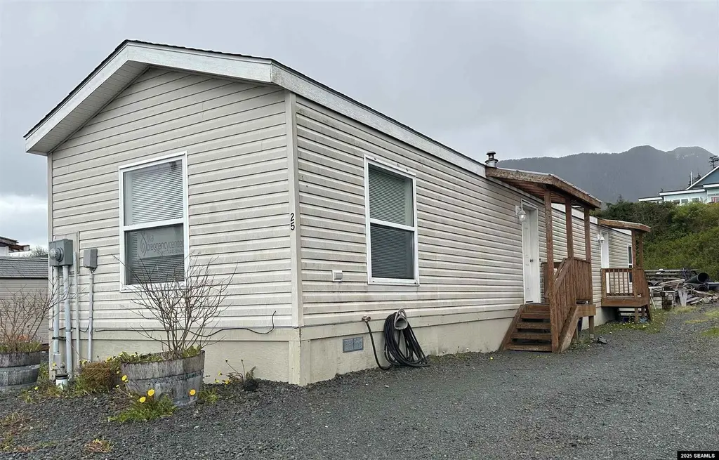180 Price St #25