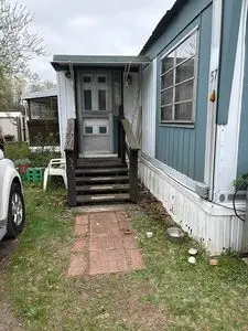 525 E Main St