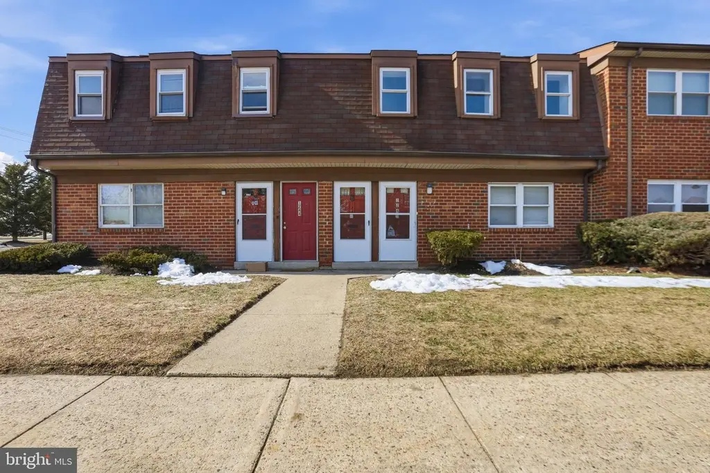 1242 Liberte Ct