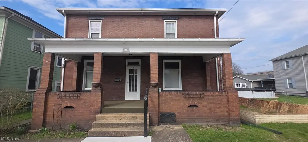 813 N 5th St