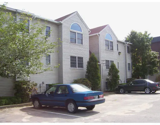 95 Park Pl #201