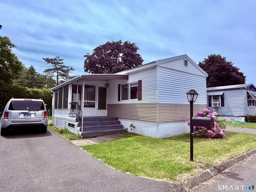 14 Arapaho Dr