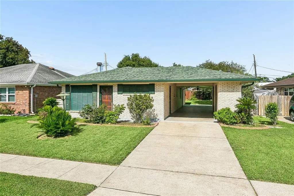 1324 Redwood Dr