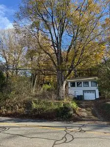 271 Lake Rd