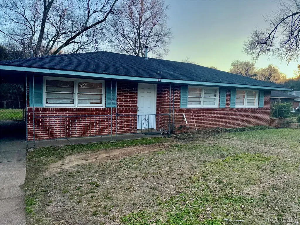 215 Destin St