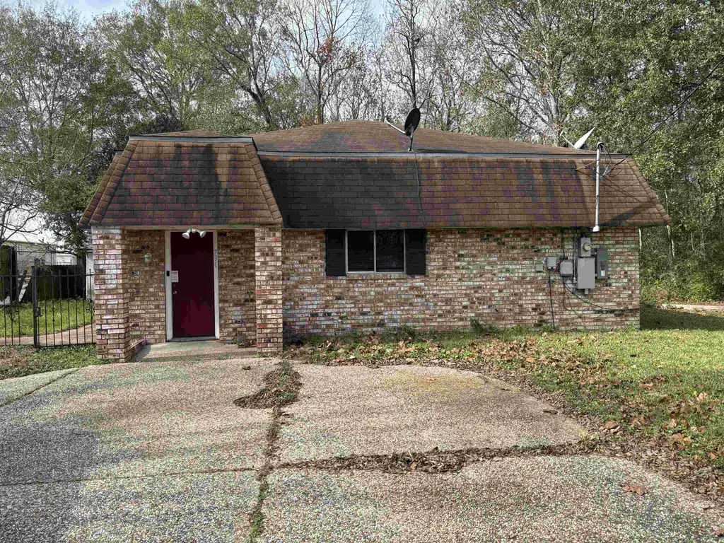 790 Pinchback Rd