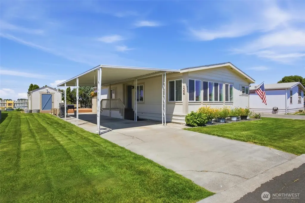 2240 W Broadway Ave #209