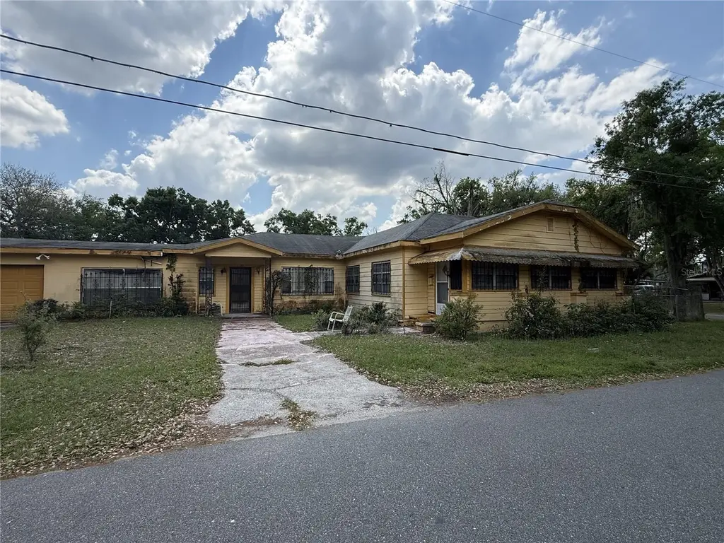 1101 Jenkins St