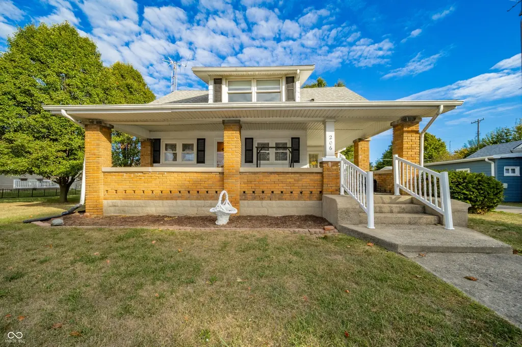 206 W Main St