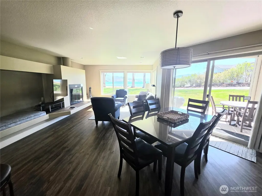 1 Beach 545-E