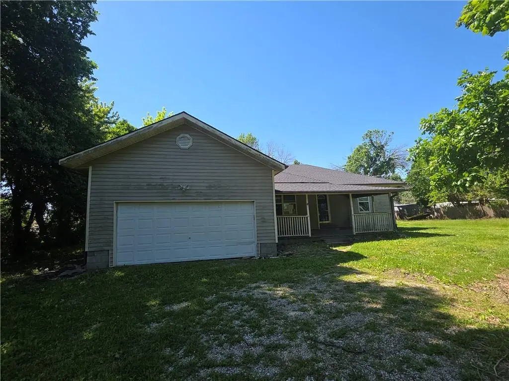515 E Bungalow St