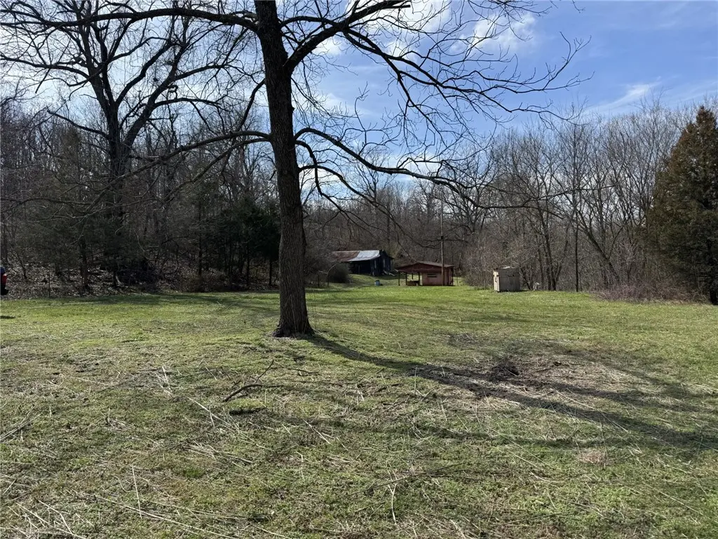 421 Farm Road 2160