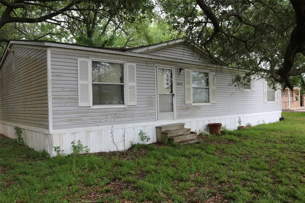 18619 Highway 36