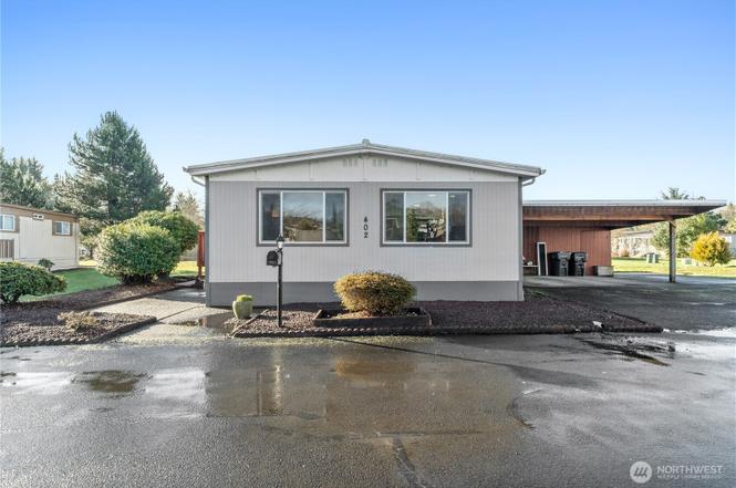 402 Carefree Cir