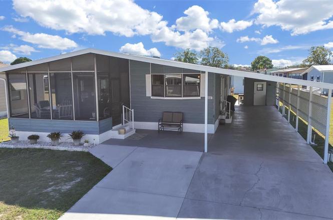 1811 Fox Hill Dr