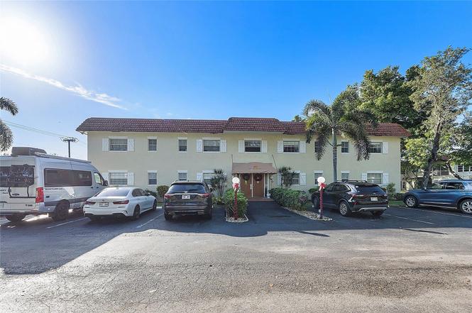 5621 SW 2nd Ct #201