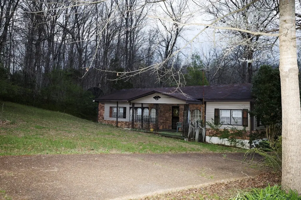 1040 Macon Wall Rd