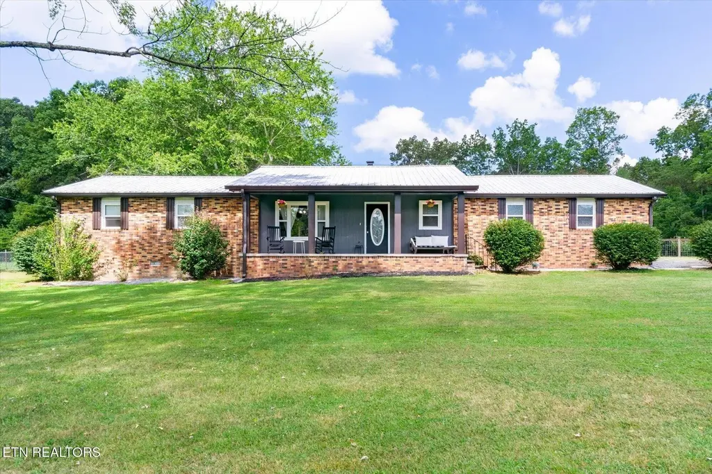 111 Guffey Ln