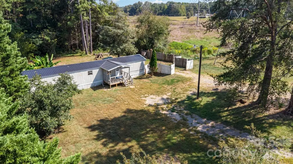 364 Paraham Rd S