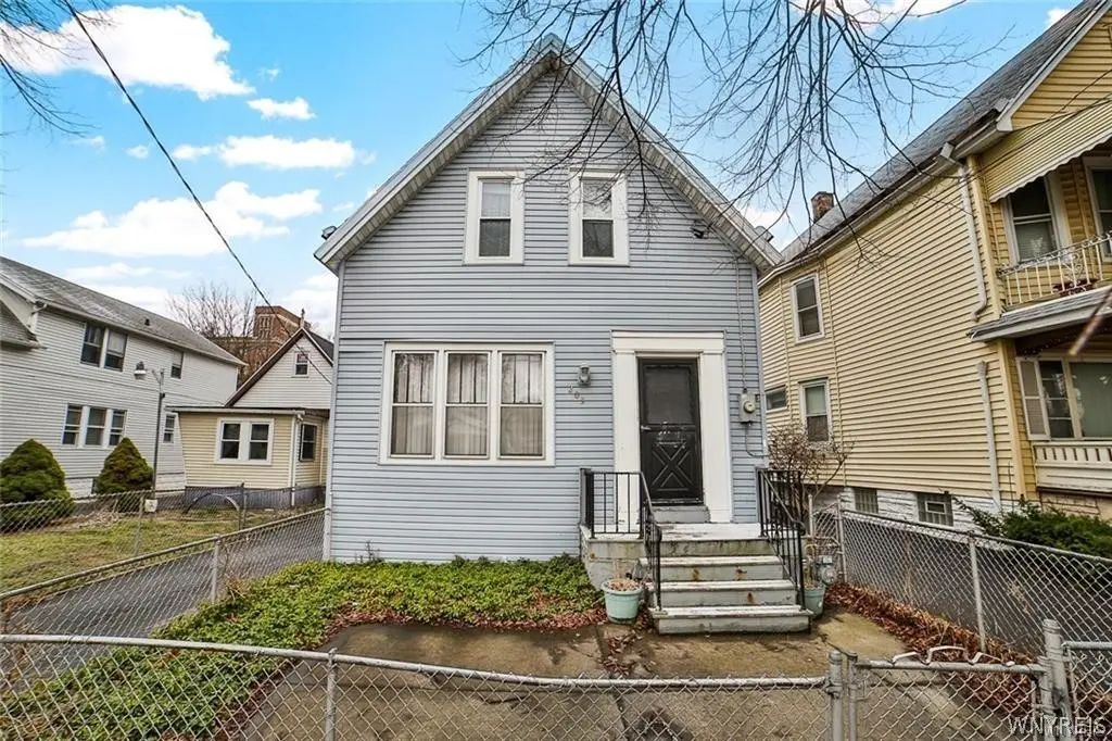 203 French St