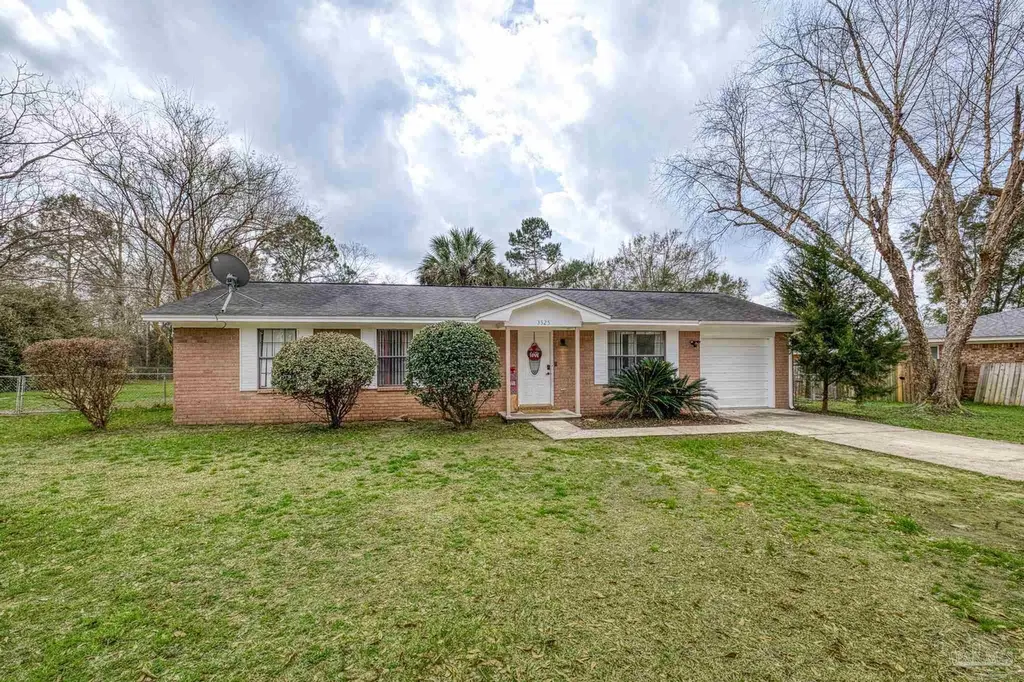 3525 Applewood Ln