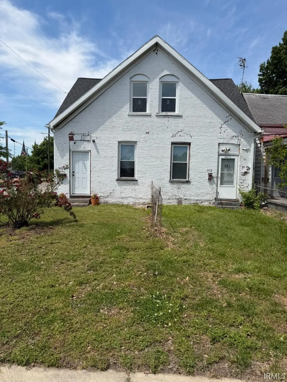 900 902 Mary St