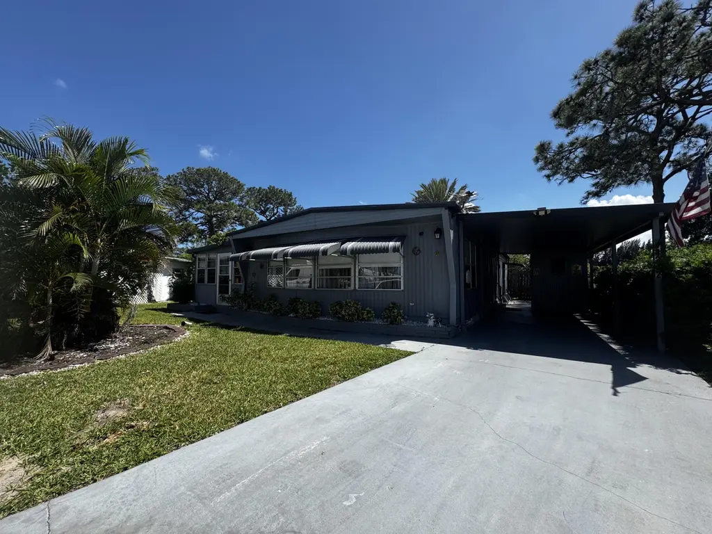 4242 3rd Ct