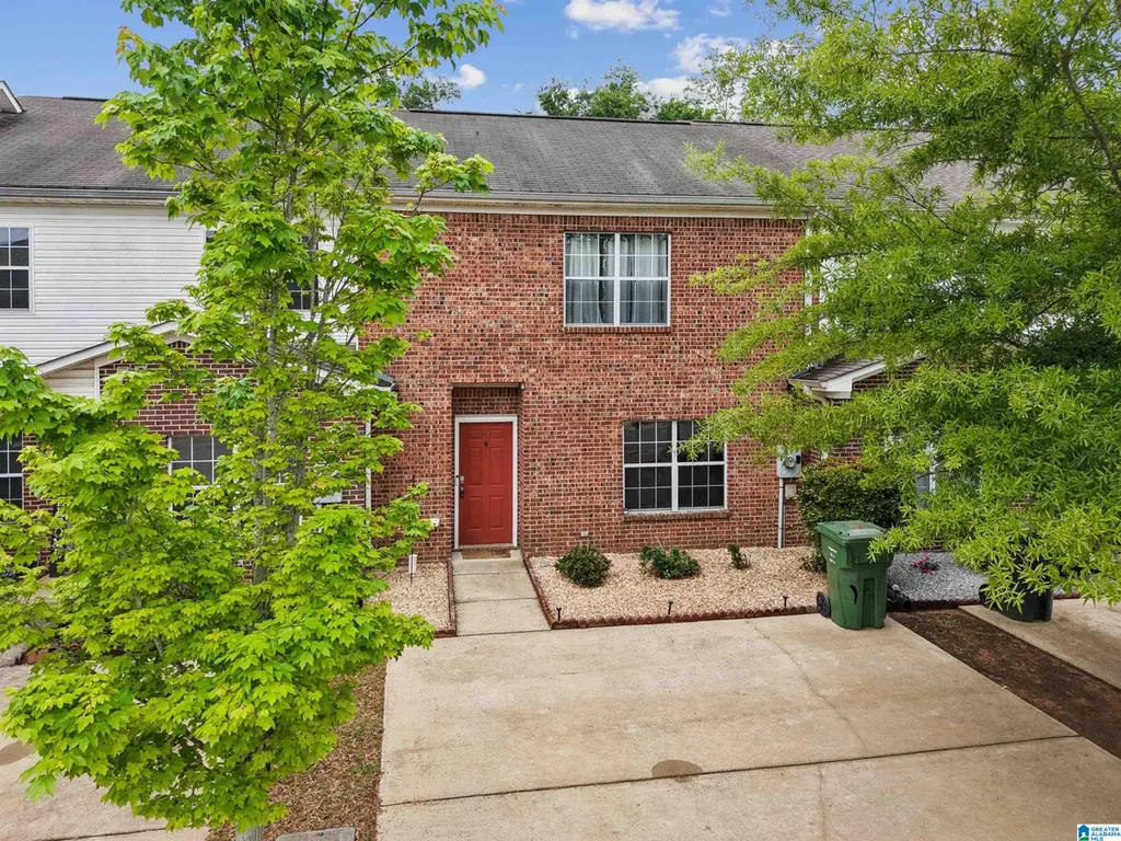 72 Park Dr S