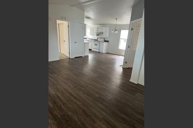 20140 NE Sandy Blvd #96