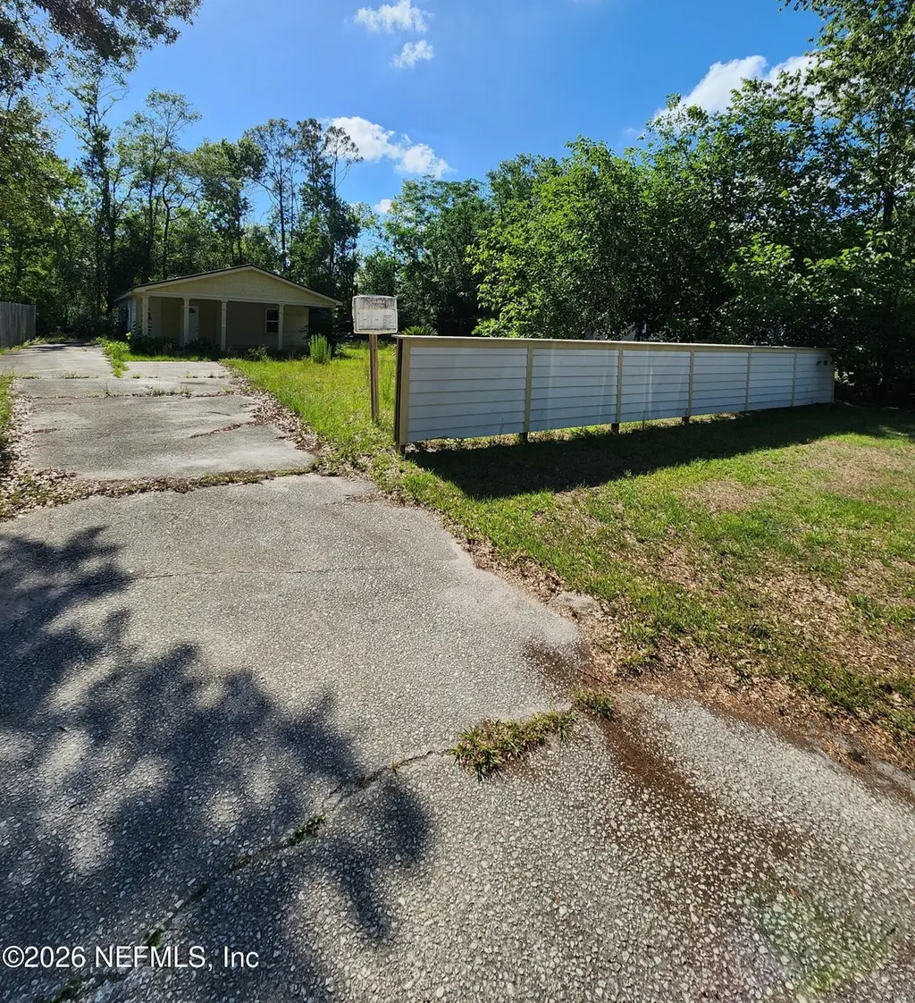 6978 Paul Howard Dr