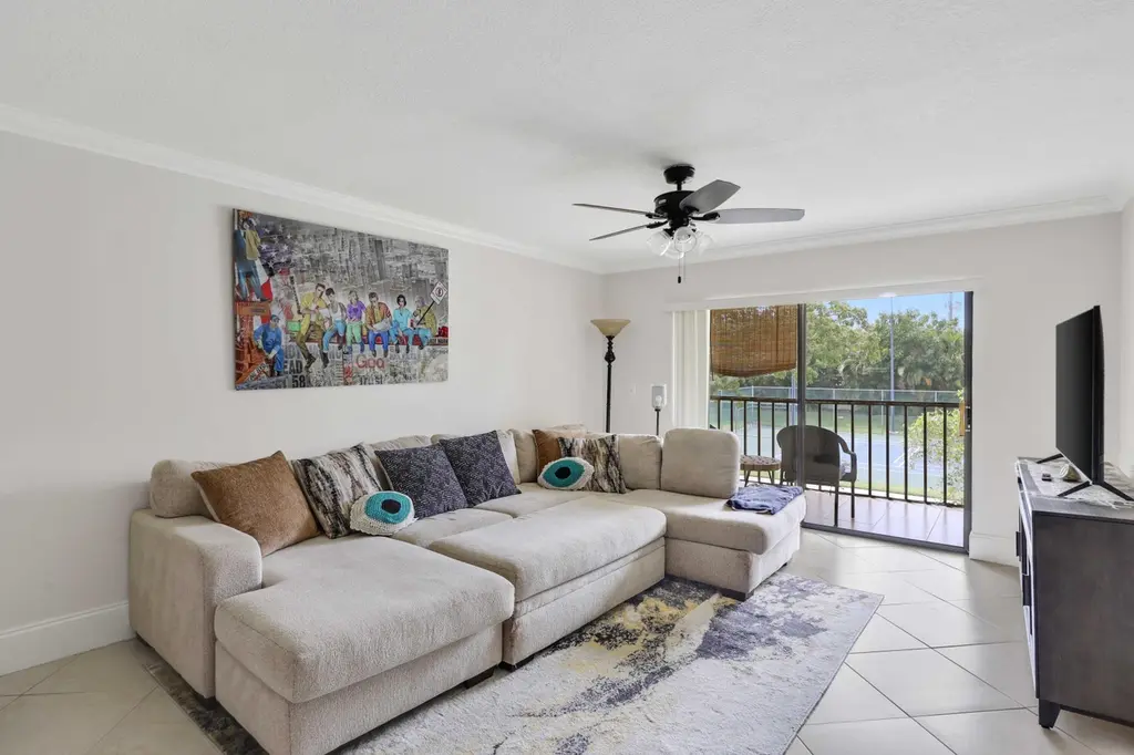 3020 Florida Blvd Unit 202-c