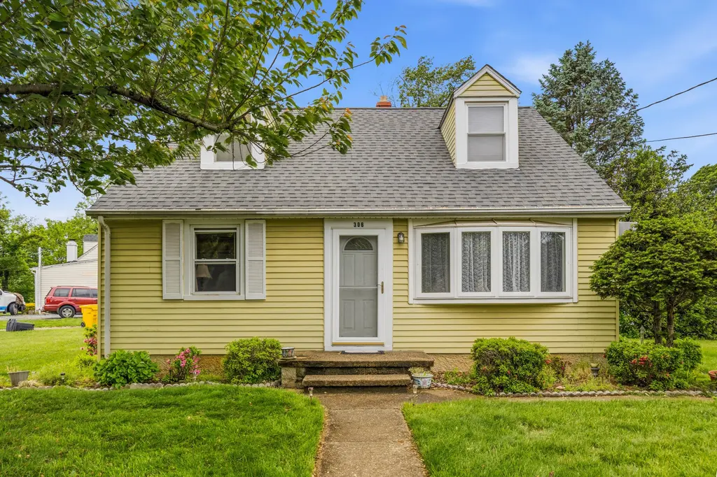 306 Clifton Ave