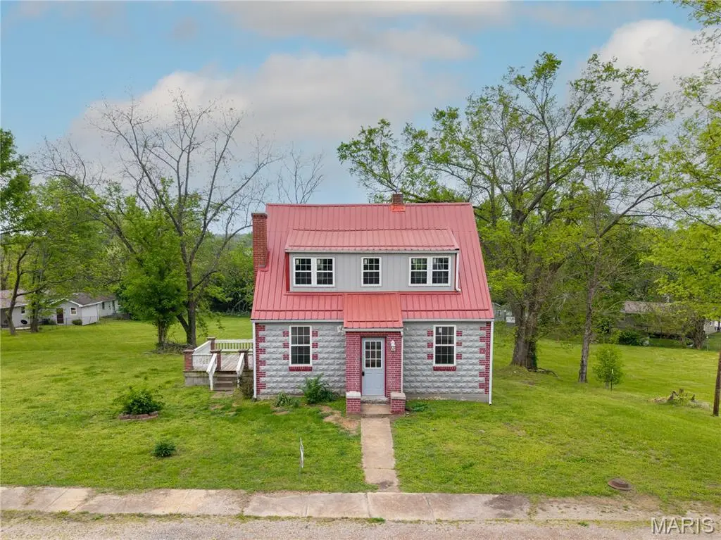 605 Third St