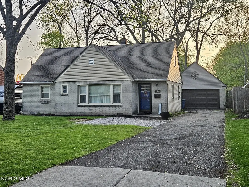 5627 Elliott Rd